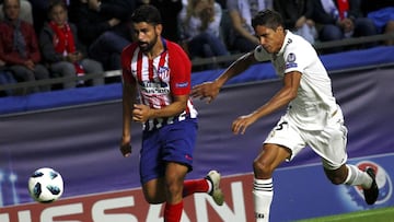 Diego Costa y Raphael Varane.