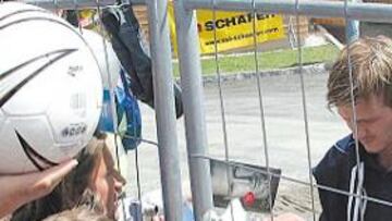 Beckham atiende a todos los fans que puede.