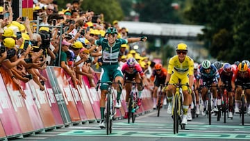 Vollering sigue, Wiebes repite