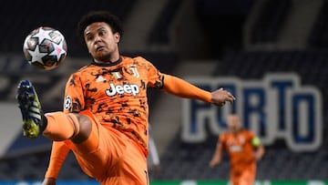 Debido a las distintas lesiones que se han presentado en la Juventus, pese a las molestias de McKennie, el estadounidense ha tenido que saltar al campo.