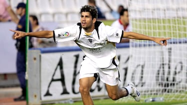 케일러 나바스나 알무니아처럼 라 만차는 코스타가 프리미어 리그와 아틀레티코 마드리드에서 우승하기 전에 자신을 연마한 곳이었습니다. 그는 다음에서 연주했다 