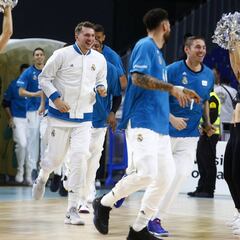 Triple-doble histórico de Doncic y descenso virtual del Betis