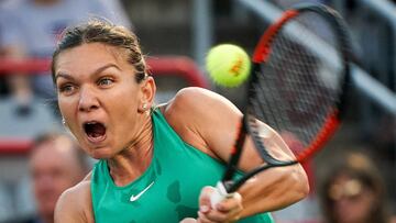 Montreal (Canada), 10/08/2018.- Simona Halep of Romania in action against Caroline Garcia of France during the quarter finals of the Rogers Cup women'Äôs tennis tournament in Montreal, Canada, 10 August 2018. (Tenis, Francia, Rumaní