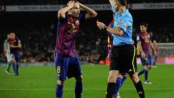 El Barça recurre la tarjeta amarilla de Iniesta