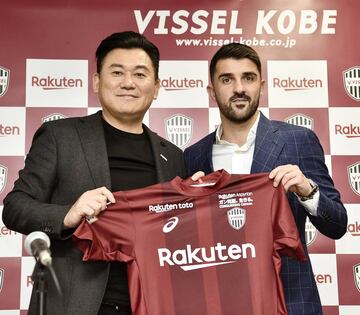 Tras su paso por la MLS, el 'Guaje' jugará con el Vissel Kobe.