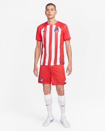 El conjunto rojiblanco junto con la marca deportiva que le viste han presentado la que será la equipación para la temporada que viene. La última antes de la vuelta al anterior escudo.