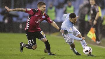 Celta Vigo&#039;s Theo Bongonda and Alaves&#039; Kiko Femenia in action.