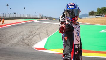 Toprak Razgatlioglu celebra una de sus victorias en Portimao.
