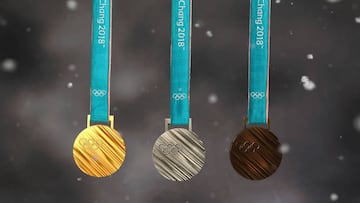 Imagen de las medallas de oro, plata y bronce que se entregan a los deportistas en los Juegos Ol&iacute;mpicos de Pyeongchang.