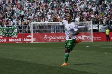 El Racing rescató un punto importantísimo de su visita al Mirandés, con un golazo descomunal de Elitim. El hispanocolombiano marcó de falta directa, con una rosquita preciosa que se fue cerrando hasta alojarse en la portería por toda la escuadra.
