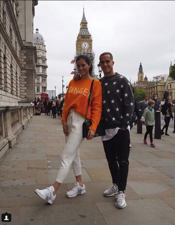 Lucas V¨¢zquez y su novia Macarena llevan juntos desde 2012 y han compartido su historia de amor en sus redes sociales
