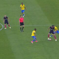 ¡Genial ruleta y taco de Busquets acabó en golazo!