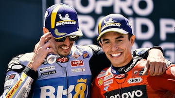 Marc Márquez y Álex Márquez en el podio del Gran Premio de Aragón de MotoGP.