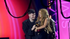 La cantante Shakira, sostiene uno de los premios, durante la gala de entrega de los Latin Grammy 2023, en el Palacio de Congresos de Sevilla, a 16 de noviembre de 2023, en Sevilla, Andalucía (España). Sevilla acoge hoy la 24ª edición de los Grammy Latinos, galardones que reconocen la excelencia artística y técnica de la música iberoamericana. Es la primera vez desde el año 2000 en que los Latin Grammy se celebran fuera de Estados Unidos y también en que la entrega de premios se emite internacionalmente. La gala se puede seguir a través de La 1 y RTVE Play.
16 NOVIEMBRE 2023;GALA;GRAMMY;MÚSICA;ARTISTAS;PREMIO;LATINO;GRAMMY LATINO;ACTUACIÓN;
María José López / Europa Press
16/11/2023