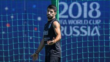 Luis Suarez attends a training session at the Sport Centre Borsky in Nizhny Novgorod on July 03, 2018, during the Russia 2018 World Cup football tournament.