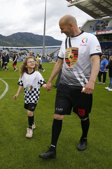 Zinedine Zidane en el estadio Armand Cesari en Bastia.