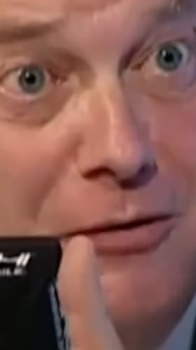 A Kast le dicen que su asesor “defendió” la colusión de las farmacias y “creó” la de los pollos, y la respuesta sorprendió a todos: es viral