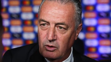 MIAMI, FLORIDA - DECEMBER 07: Gustavo Alfaro coach of Costa Rica speaks to the media prior to the official draw of CONMEBOL Copa America 2024 at James L. Knight Center on December 07, 2023 in Miami, Florida.   Megan Briggs/Getty Images/AFP (Photo by Megan Briggs / GETTY IMAGES NORTH AMERICA / Getty Images via AFP)