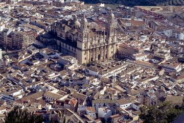 La ciudad andaluza fue fundada en el siglo X a.C. por los iberos sobre un enclave más antiguo en el Cerro de Santa Catalina. 
