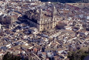 La ciudad andaluza fue fundada en el siglo X a.C. por los iberos sobre un enclave más antiguo en el Cerro de Santa Catalina. 

