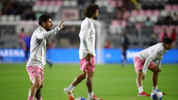 FORT LAUDERDALE, FLORIDA - FEBRUARY 25: Lionel Messi #10 of Inter Miami stretches before a 2025 Concacaf Champions Cup second leg match between Sporting Kansas City and Inter Miami at Chase Stadium on February 25, 2025 in Fort Lauderdale, Florida. Leonardo Fernandez/Getty Images/AFP (Photo by Leonardo Fernandez / GETTY IMAGES NORTH AMERICA / Getty Images via AFP)