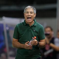 Independiente llamó a Ariel Holan y así respondió el DT de la UC