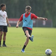 Álex Jiménez, del juvenil del Madrid... a un Milan-Juve