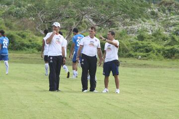 Arturo Reyes será el undécimo entrenador de Junior de Barranquilla en los últimos 10 años, pero es el decimocuarto cambio de entrenador en la década, teniendo en cuenta varias etapas de Julio Comesaña y Alexis Mendoza.