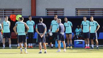 10/09/20
ENTRENAMIENTO DEL LEVANTE UD - PACO LOPEZ
GRUPO