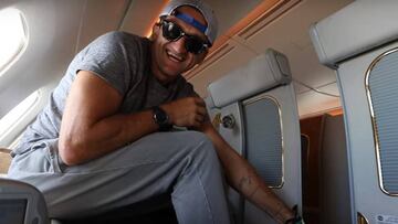 Casey Neistat viajó gratis en primera clase de Emirates.