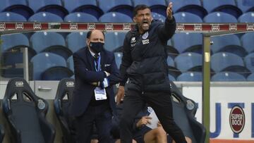 El presidente del Sporting denuncia "intentos de agresi¨®n" de V¨ªtor Ba¨ªa y S¨¦rgio Concei?ao... y el Oporto lo niega