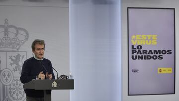 El director del Centro de Coordinación de Alertas y Emergencias Sanitarias (CCAES), Fernando Simón, ofrece una rueda de prensa para informar sobre la evolución de la pandemia de coronavirus, en el Ministerio de Sanidad, Madrid (España), a 3 de noviembre de 2020.
3 NOVIEMBRE 2020;SANIDAD;SALUD;MINISTERIO DE SANIDAD;SALVADOR ILLA;CORONAVIRUS;FERNANDO SIMÓN
POOL. Jesús Hellín
03/11/2020