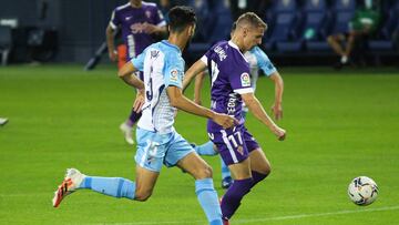 Juande of Malaga CF and Nikola Cumic of Sporting de GIjon in action during the spanish league, Liga SmartBank, football match played between Malaga CF and Sporting de Gijon at La Rosaleda stadium on October 22, 2020 in Malaga, Spain.
AFP7
22/10/2020 ON