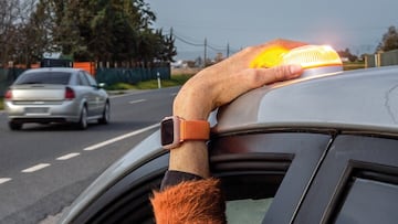 Cuidado si ves la señal V-16 en carretera: la DGT ha emitido una instrucción para casos de emergencia