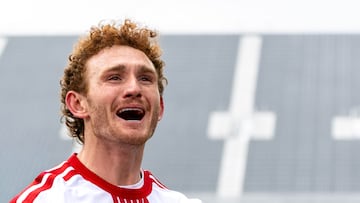 Josh Sargent, del Toronto FC, celebra su primer gol con el equipo y en la MLS