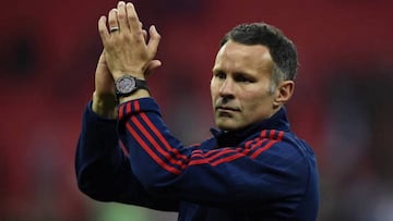 Ryan Giggs se postula para entrenar a Gales