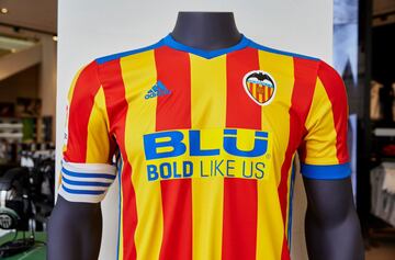 Valencia CF away shirt 2017/18. Inspired by the flag of the autonomous community, the away shirt for the Mestalla based outfit this season is a classic and possibly our favourite Laliga shirt of the season.
