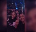Alexis Sánchez disfrutó junto a su madre el concierto de Paul Anka