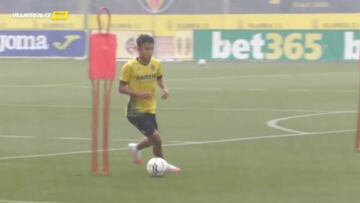 El peculiar gesto de Kubo tras acabar su primera práctica en el Villarreal