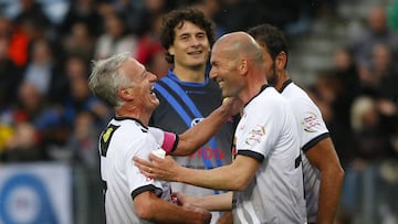 Deschamps y Zidane en un partido homenaje.