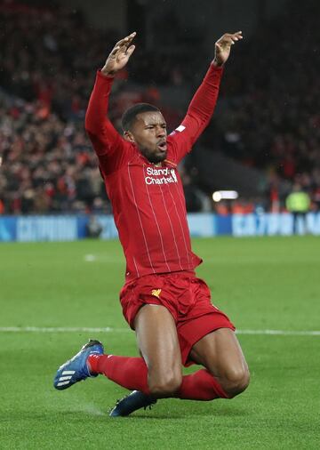 1-0. Georginio Wijnaldum celebró el primer gol.