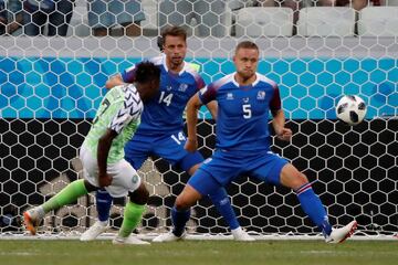 Ahmed Musa marca su segundo gol en el partido