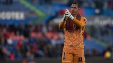 Joel Robles.