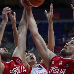 Porzingis se desquita y la Rusia de Shved sorprende a Serbia