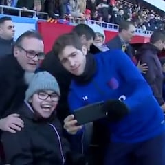 El Barça se da un baño de masas antes de la Supercopa