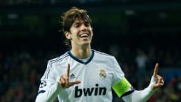 SONRIENTE. Kaká celebra el gol que marcó en ante el Ajax.