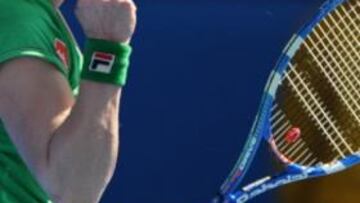 Kim Clijsters, tercerafavorita del torneo, jugará los octavos de Australia tras ganar a la francesa Alize Cornet (7-6(3) y 6-3).