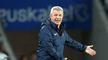 SAN SEBASTIAN, SPAIN - OCTOBER 19: Javier Aguirre, Head Coach of RCD Mallorca, reacts during the LaLiga Santander match between Real Sociedad and RCD Mallorca at Reale Arena on October 19, 2022 in San Sebastian, Spain. (Photo by Juan Manuel Serrano Arce/Getty Images)