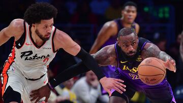 Cade Cunningham y LeBron James -