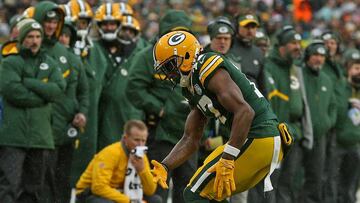 GREEN BAY, WISCONSIN - DECEMBER 02: Davante Adams #17 of the Green Bay Packers drops a pass during the second half of a game against the Arizona Cardinals at Lambeau Field on December 02, 2018 in Green Bay, Wisconsin.   Dylan Buell/Getty Images/AFP
 == FOR NEWSPAPERS, INTERNET, TELCOS &amp; TELEVISION USE ONLY ==